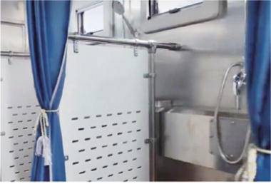 8-Person Shower Truck — detail 1