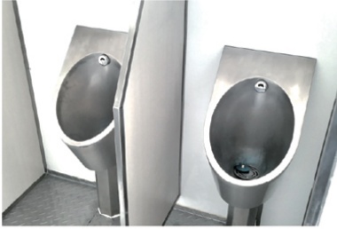 Mobile Toilet Truck — detail 2